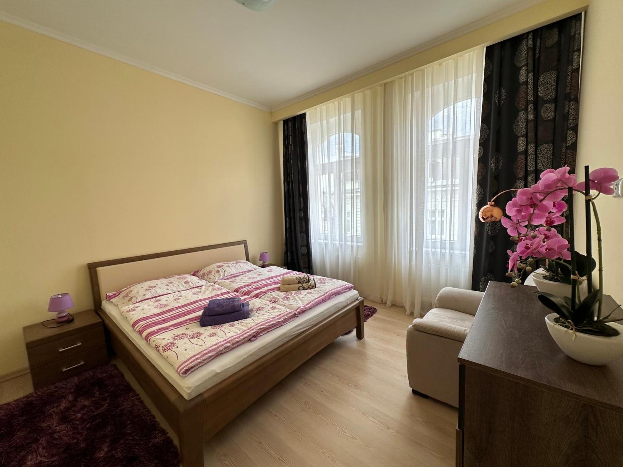 Apartment Zeyerova4 Karlovy Vary Bagian luar foto